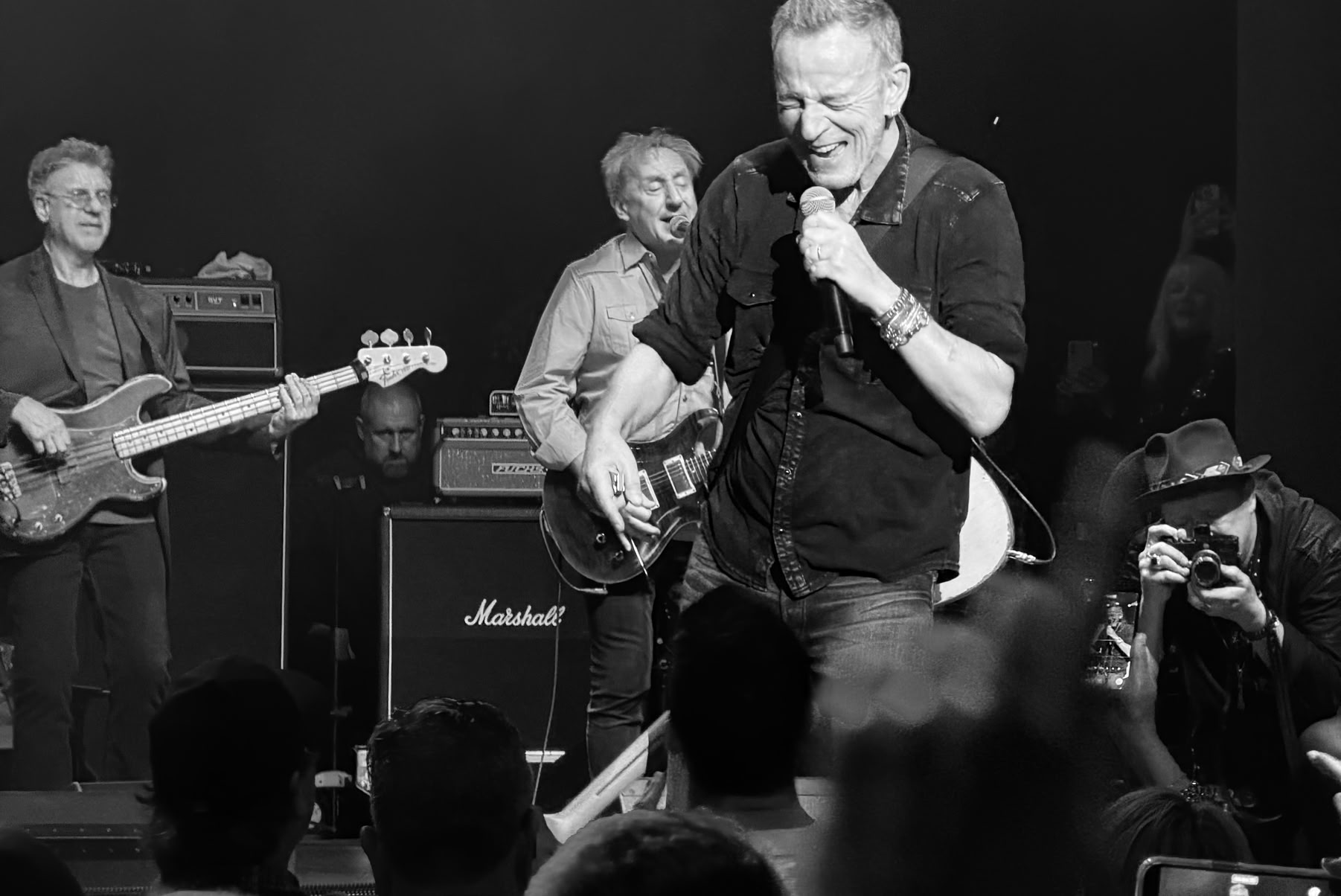 Foto von Dry – Melanchonischer Zeitreisender